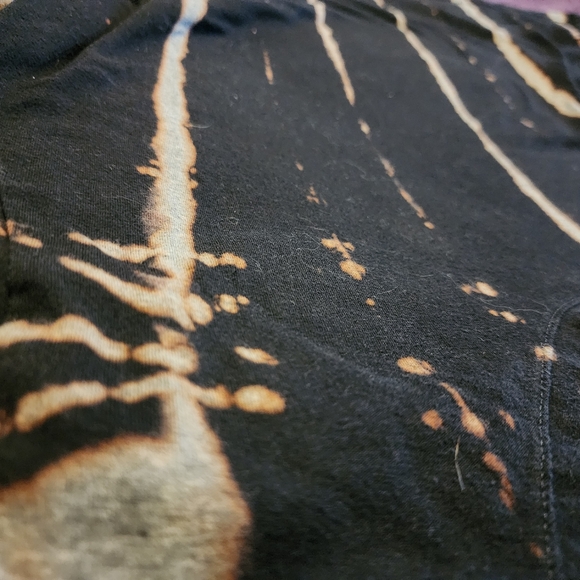 Black and Gray Pin Striped Tye Dye XL - Picture 3 of 3